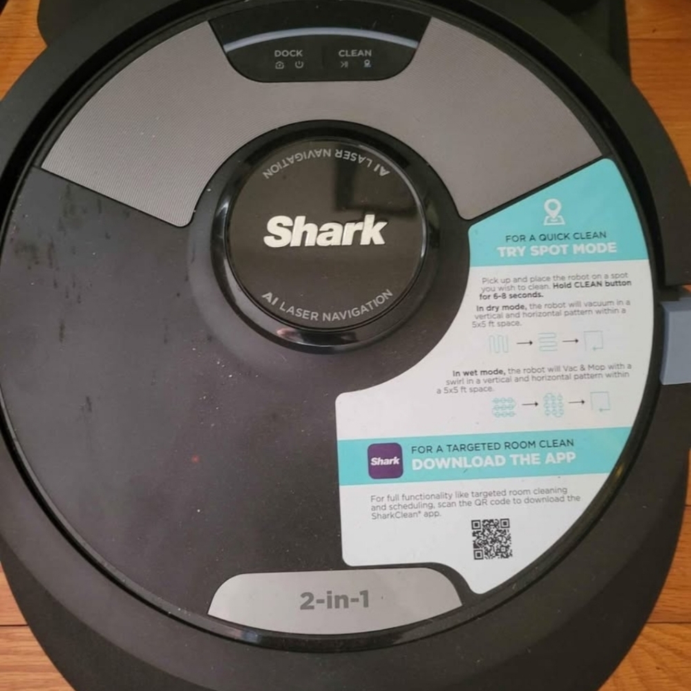 Shark Black AI Laser Navigation Robot Vacuum